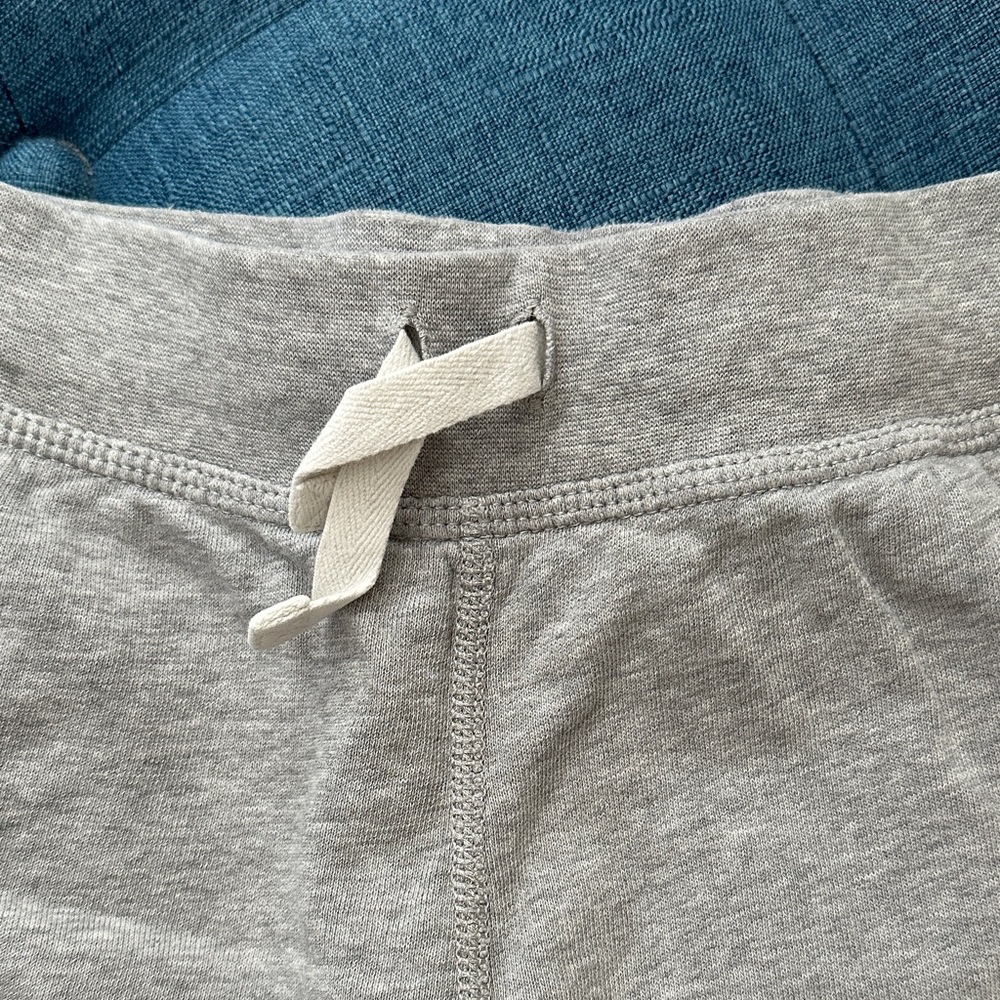Hanna Andersson Light Gray Sweat Shorts - Picture 3 of 4